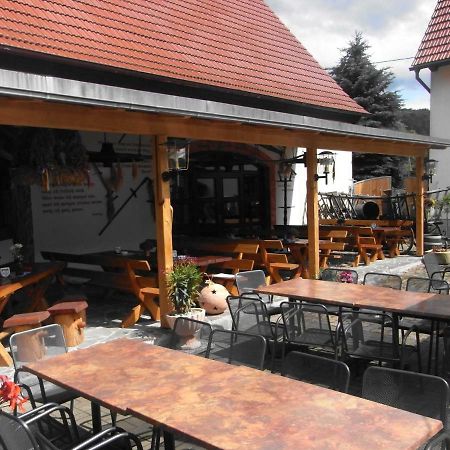 Restaurant & Pension "Bauernhof Zum Silberbergwerk" Limbach-Oberfrohna ภายนอก รูปภาพ