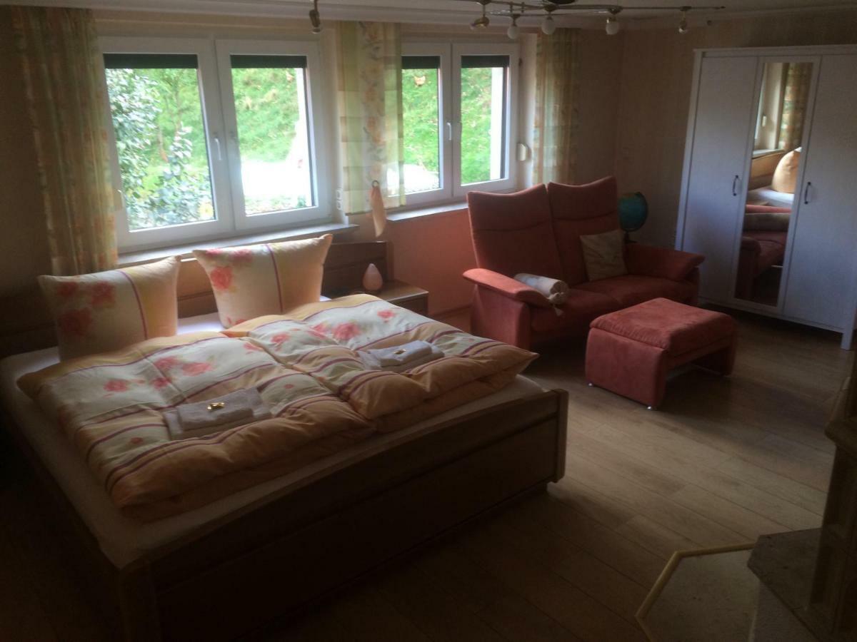 Restaurant & Pension "Bauernhof Zum Silberbergwerk" Limbach-Oberfrohna ภายนอก รูปภาพ